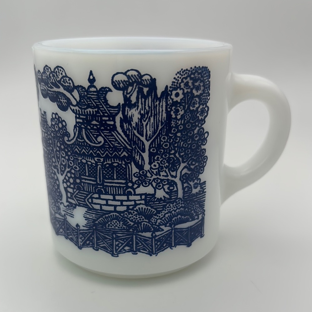 Vintage Hazel Atlas Blue Willow Pattern Milk Glass Coffee Mug